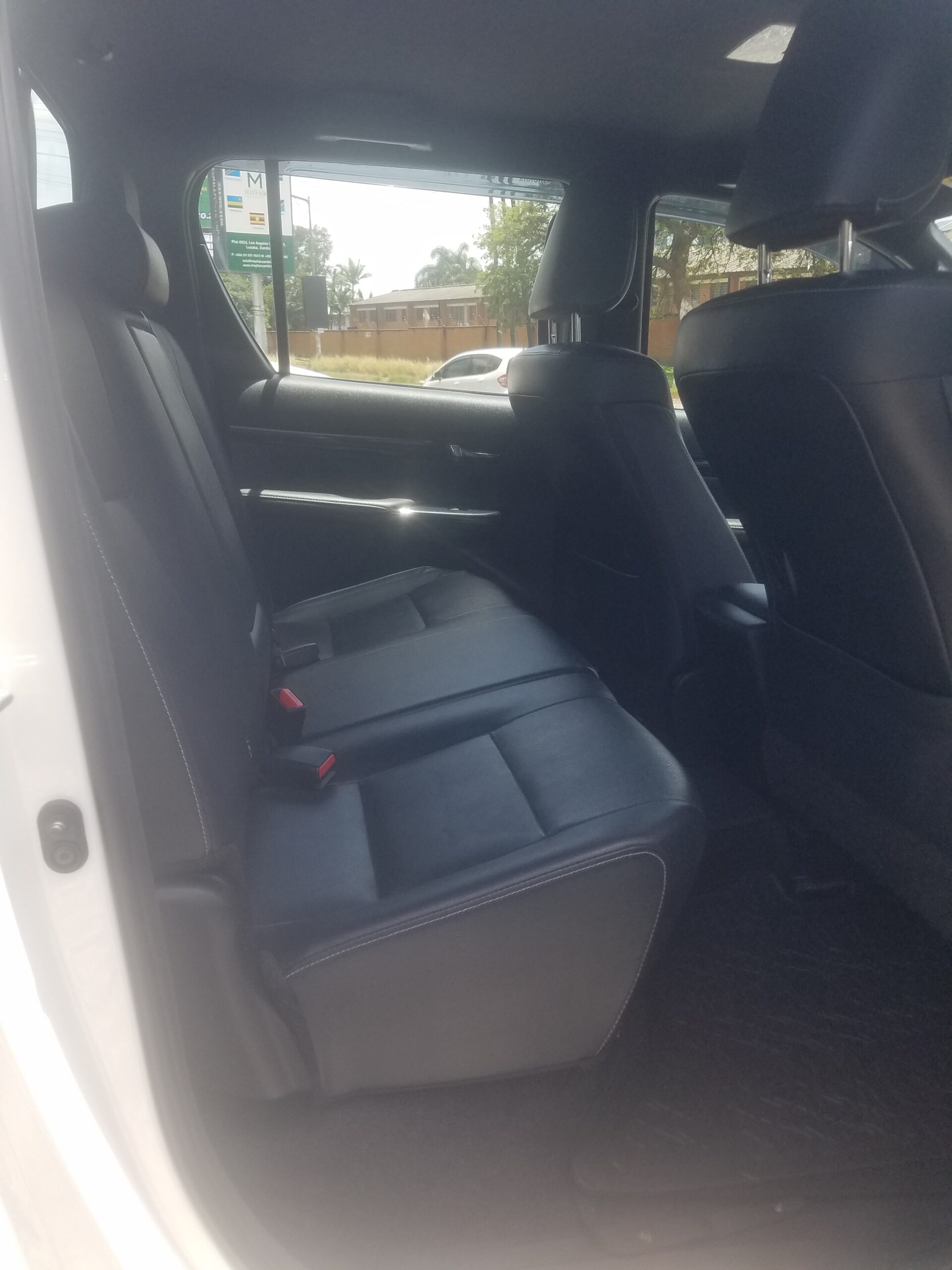 
								2020 Toyota Hilux full									
