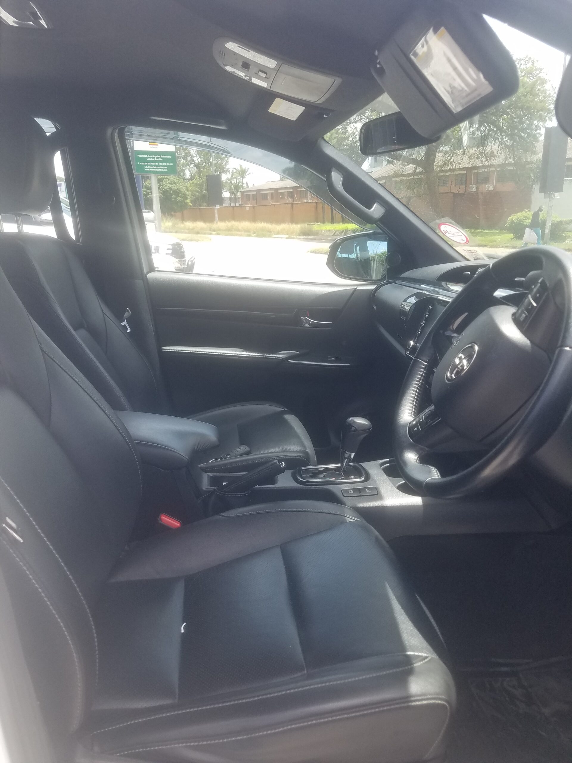 
								2020 Toyota Hilux full									