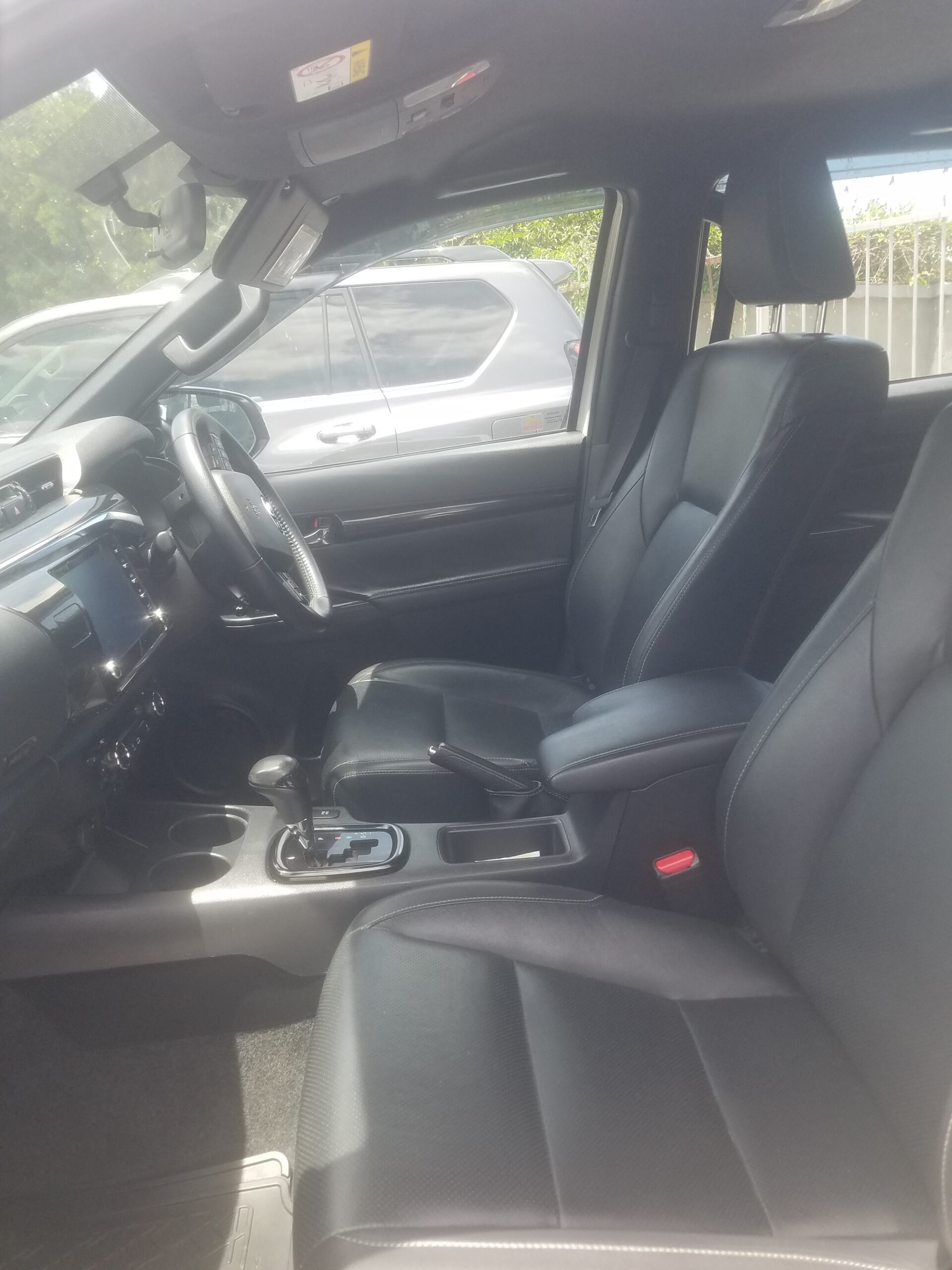 
								2020 Toyota Hilux full									