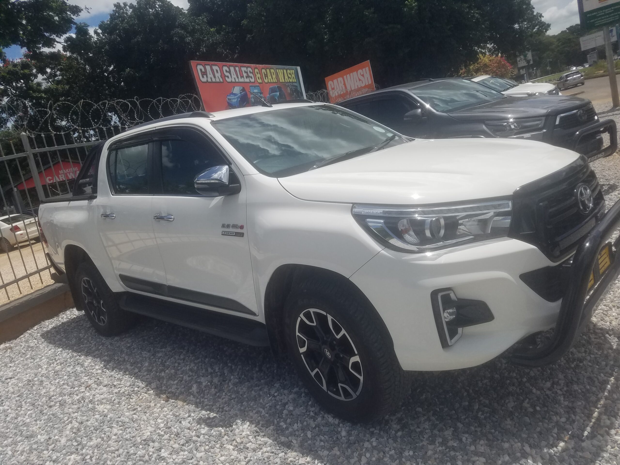 
								2020 Toyota Hilux full									