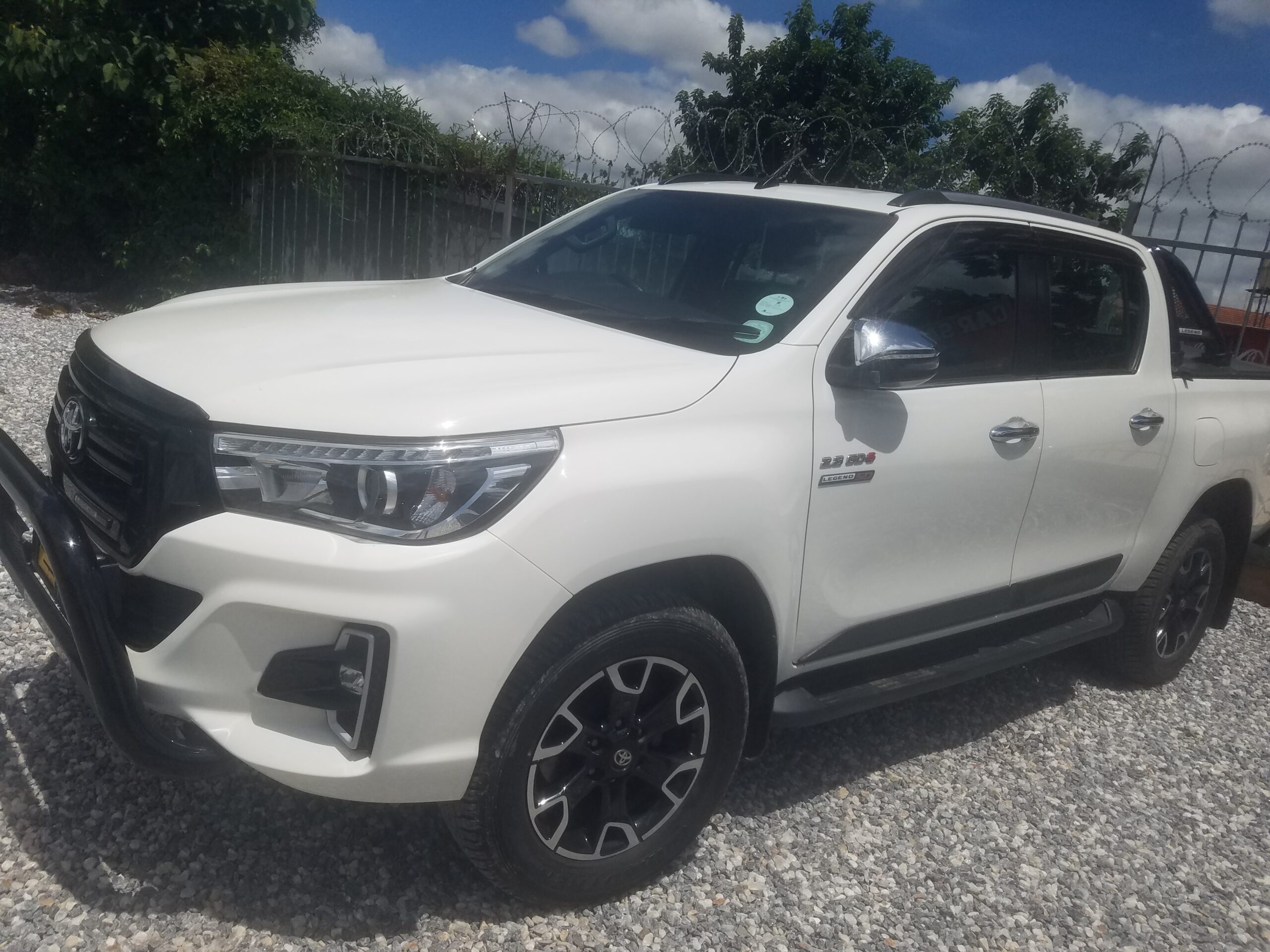 
								2020 Toyota Hilux full									