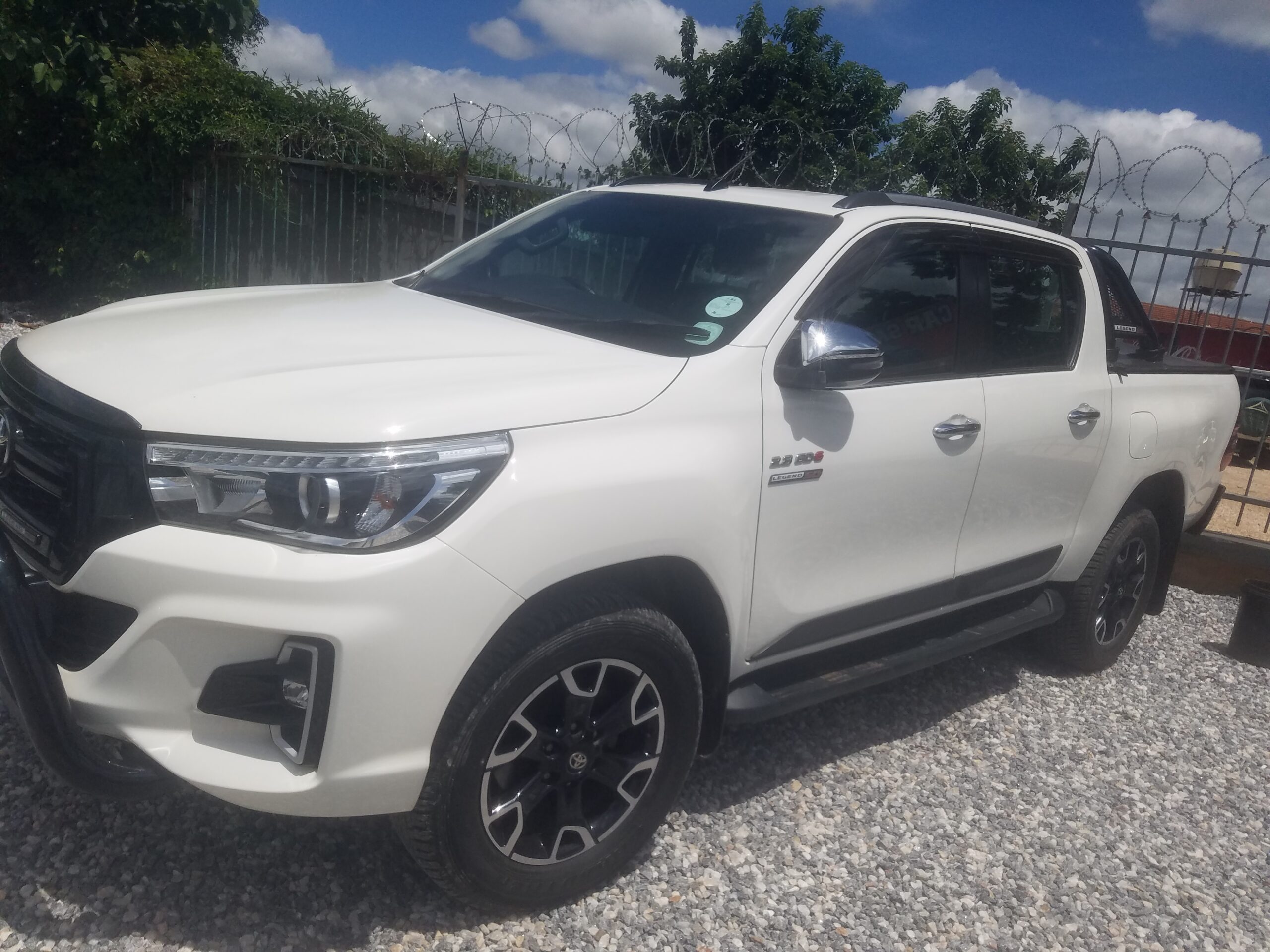 
								2020 Toyota Hilux full									